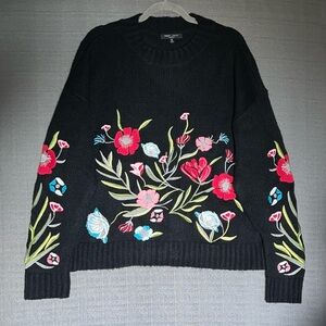 Romeo & Juliet Couture Mock Neck Floral Embroidered Oversized Sweater Size M